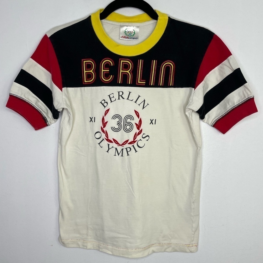 Sporty Graphic Fitted Retro Tee Red White